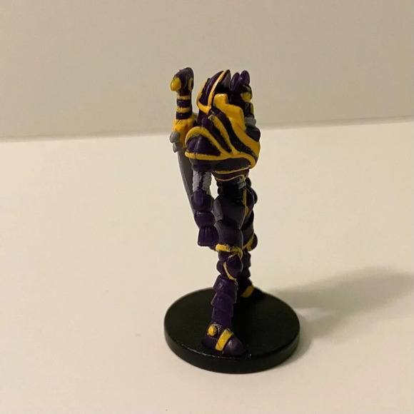 1996 Yugioh Dungeon Dice Monsters Buster Blader ST 04 Mini Figure 1.75 Inch Tall - Picture 3 of 9